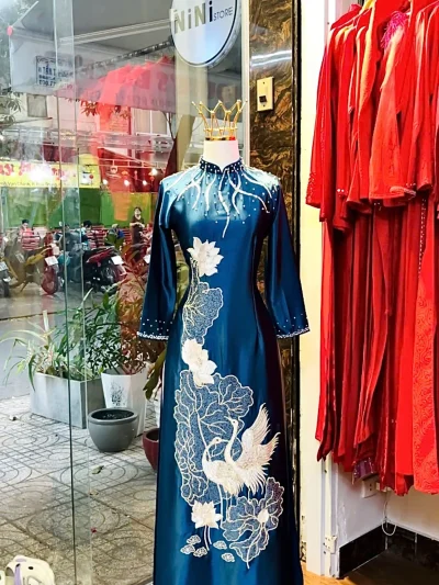 Mẫu áo dài bà sui màu xanh dương họa tiết hoa sen ép đá pha lê sang trọng – BS175 (XL)